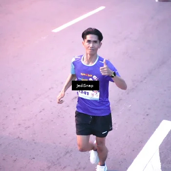 Runner Photo 8233597
