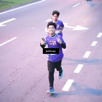 Runner Photo 8233619