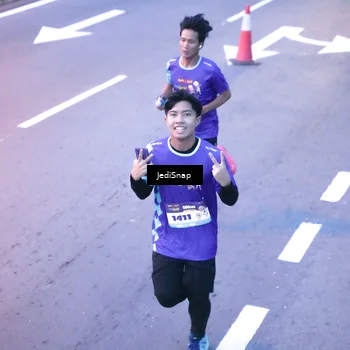 Runner Photo 8233621