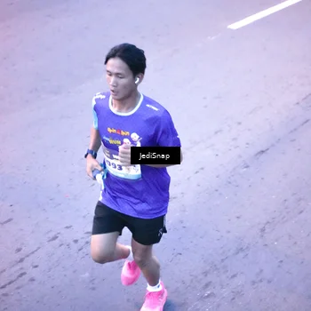 Runner Photo 8233634