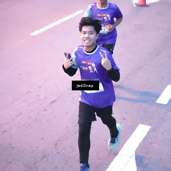 Runner Photo 8233661
