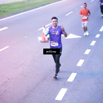 Runner Photo 8233682