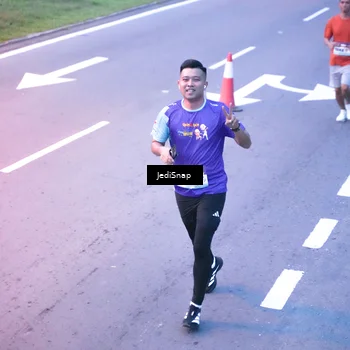 Runner Photo 8233713