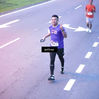 Runner Photo 8233721
