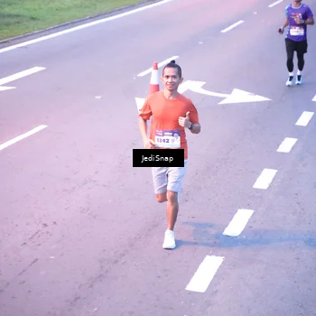 Runner Photo 8233724