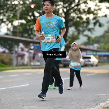 Runner Photo 8233741