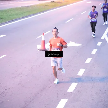 Runner Photo 8233753