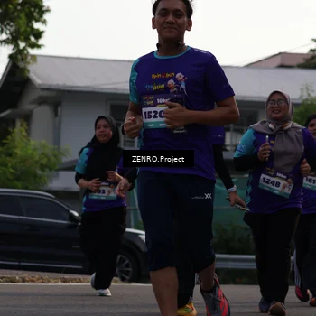 Runner Photo 8233775