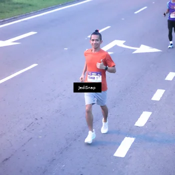 Runner Photo 8233776