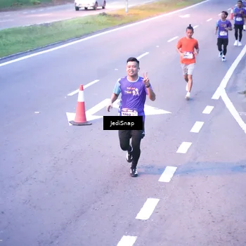 Runner Photo 8233818