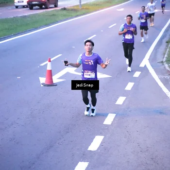 Runner Photo 8233824