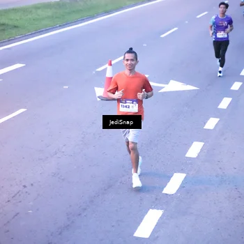 Runner Photo 8233873