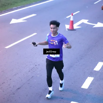 Runner Photo 8233877