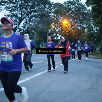 Runner Photo 8233899