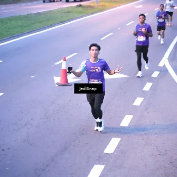 Runner Photo 8233900