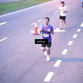 Runner Photo 8233958