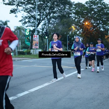 Runner Photo 8234012