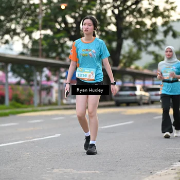 Runner Photo 8234023