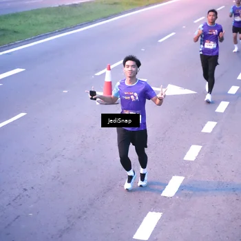 Runner Photo 8234027