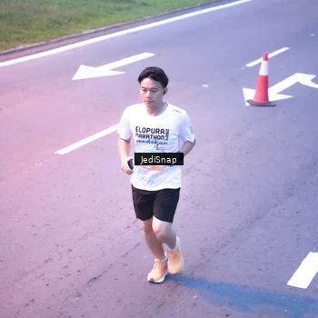Runner Photo 8234051