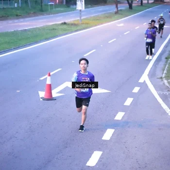 Runner Photo 8234053