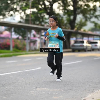 Runner Photo 8234057