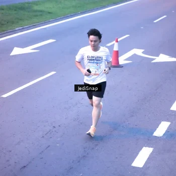 Runner Photo 8234061