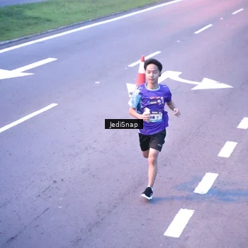 Runner Photo 8234089