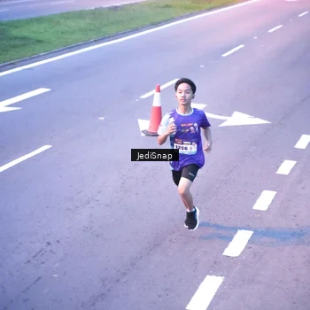 Runner Photo 8234097