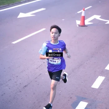 Runner Photo 8234129