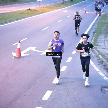 Runner Photo 8234149