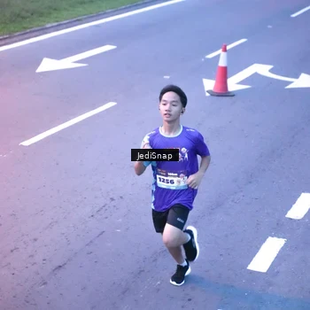 Runner Photo 8234154