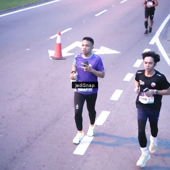 Runner Photo 8234212