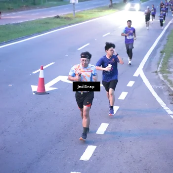 Runner Photo 8234323
