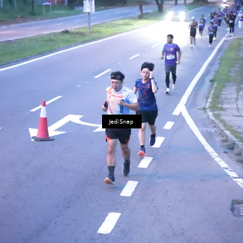 Runner Photo 8234346
