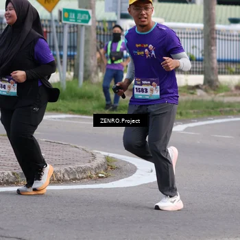 Runner Photo 8234359