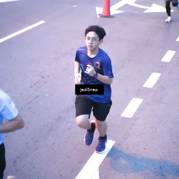Runner Photo 8234368
