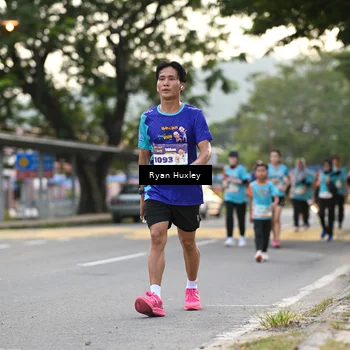 Runner Photo 8234379