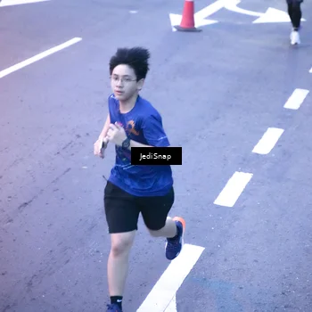 Runner Photo 8234384