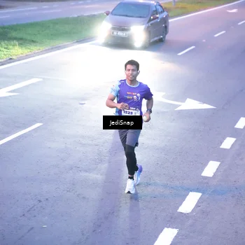 Runner Photo 8234406