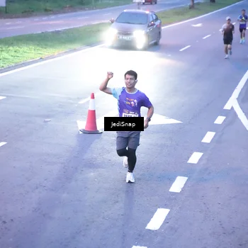 Runner Photo 8234436