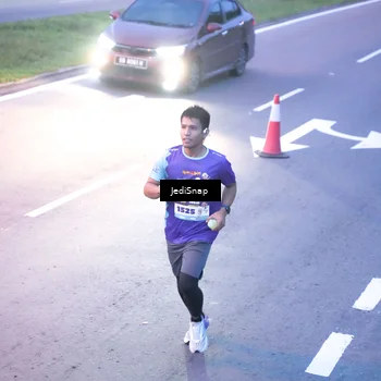Runner Photo 8234460