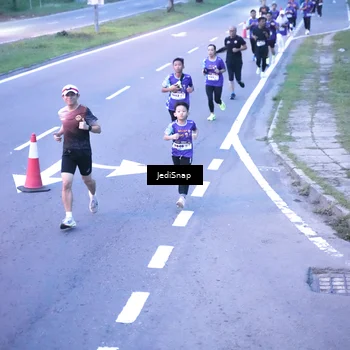 Runner Photo 8234476