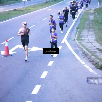 Runner Photo 8234486