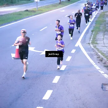 Runner Photo 8234497