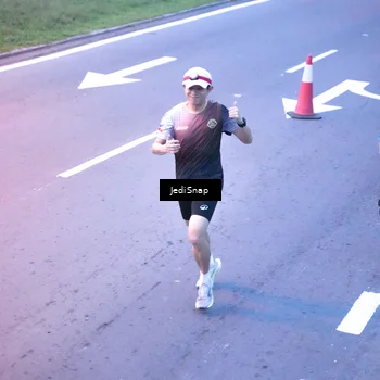 Runner Photo 8234530