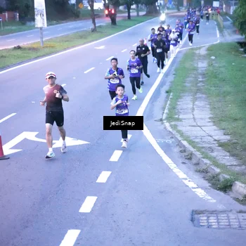 Runner Photo 8234537