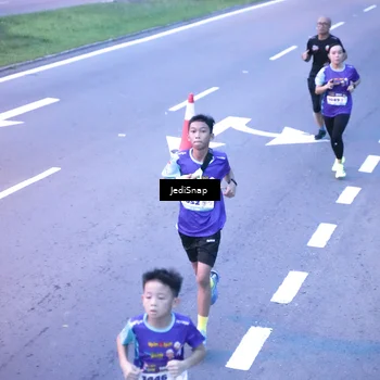 Runner Photo 8234542