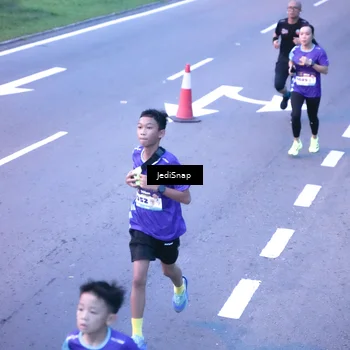 Runner Photo 8234564