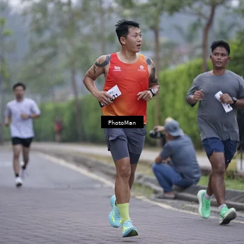 Runner Photo 8234572